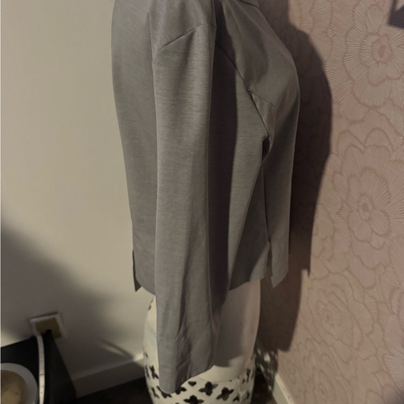 Unique grey top - Picture 6 of 10